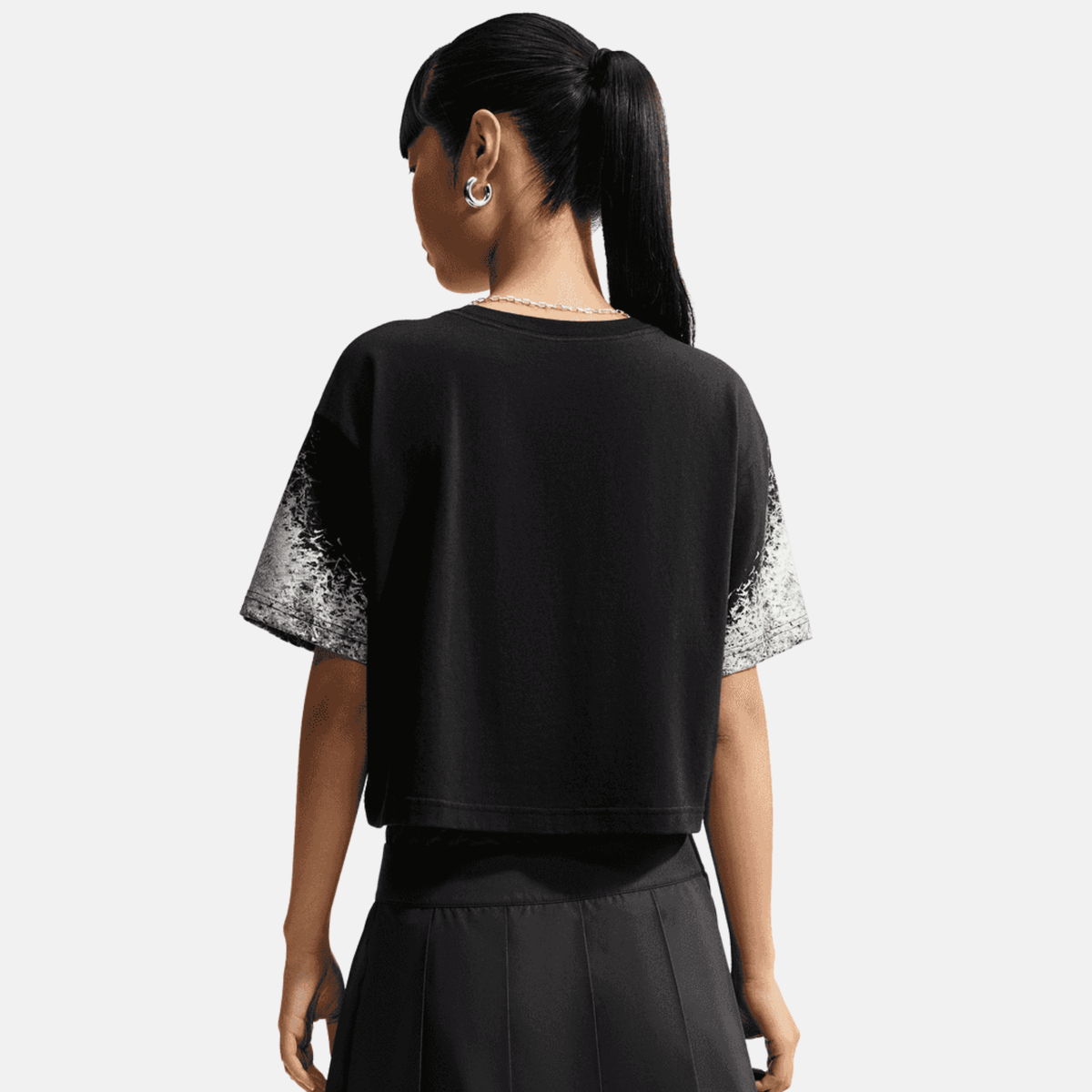 Nike Women's Sportswear Classic Cropped Black T-Shirt