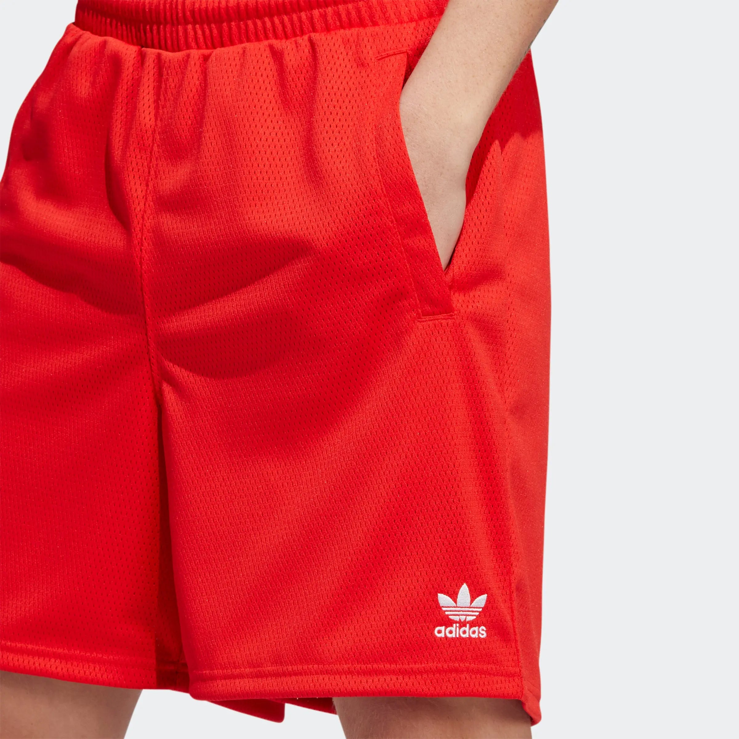 Red Reds Short Adidas Essential Puffer - Mesh