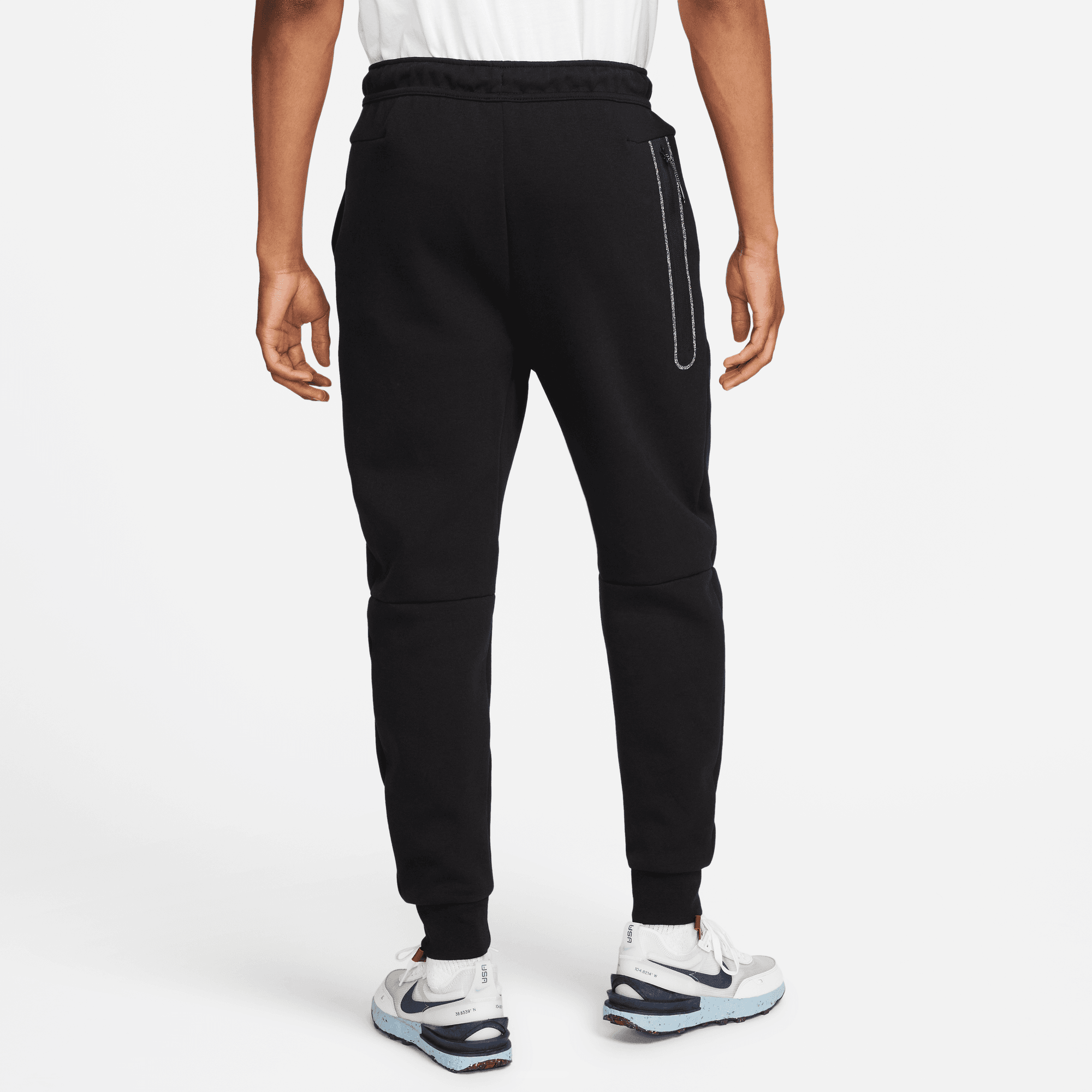 Nike Sportswear Black Tech Pack Sneaker Pants – Puffer Reds
