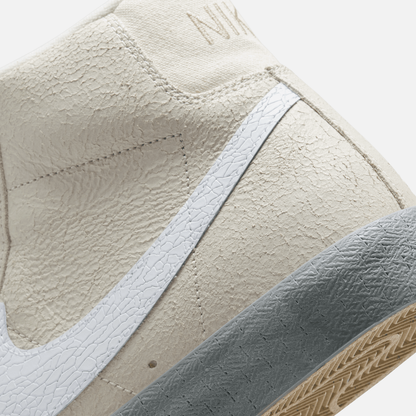 Nike Blazer Mid '77 EMB Summit White