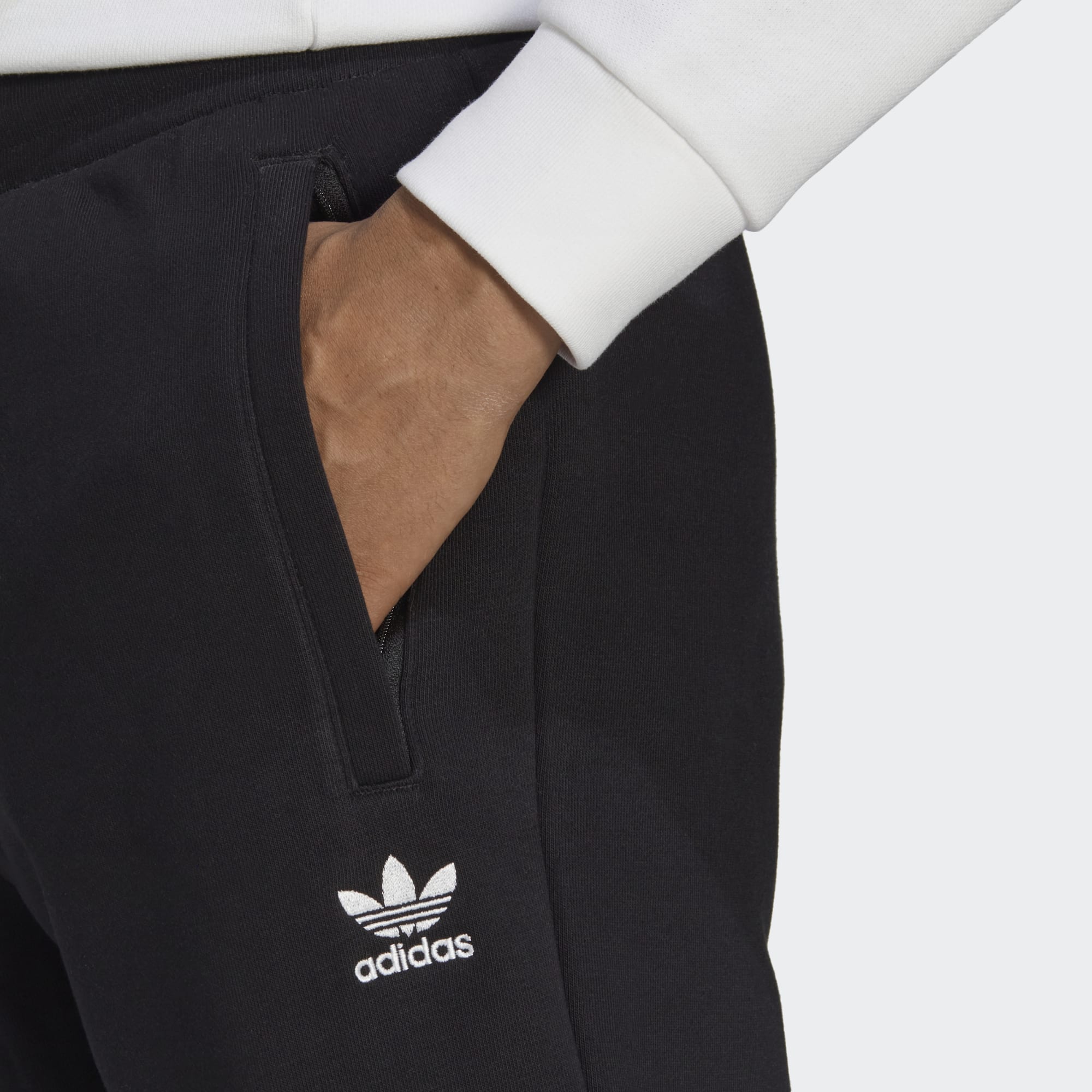 Adidas Reds Trefoil Cargo Pants Puffer Black Essentials -