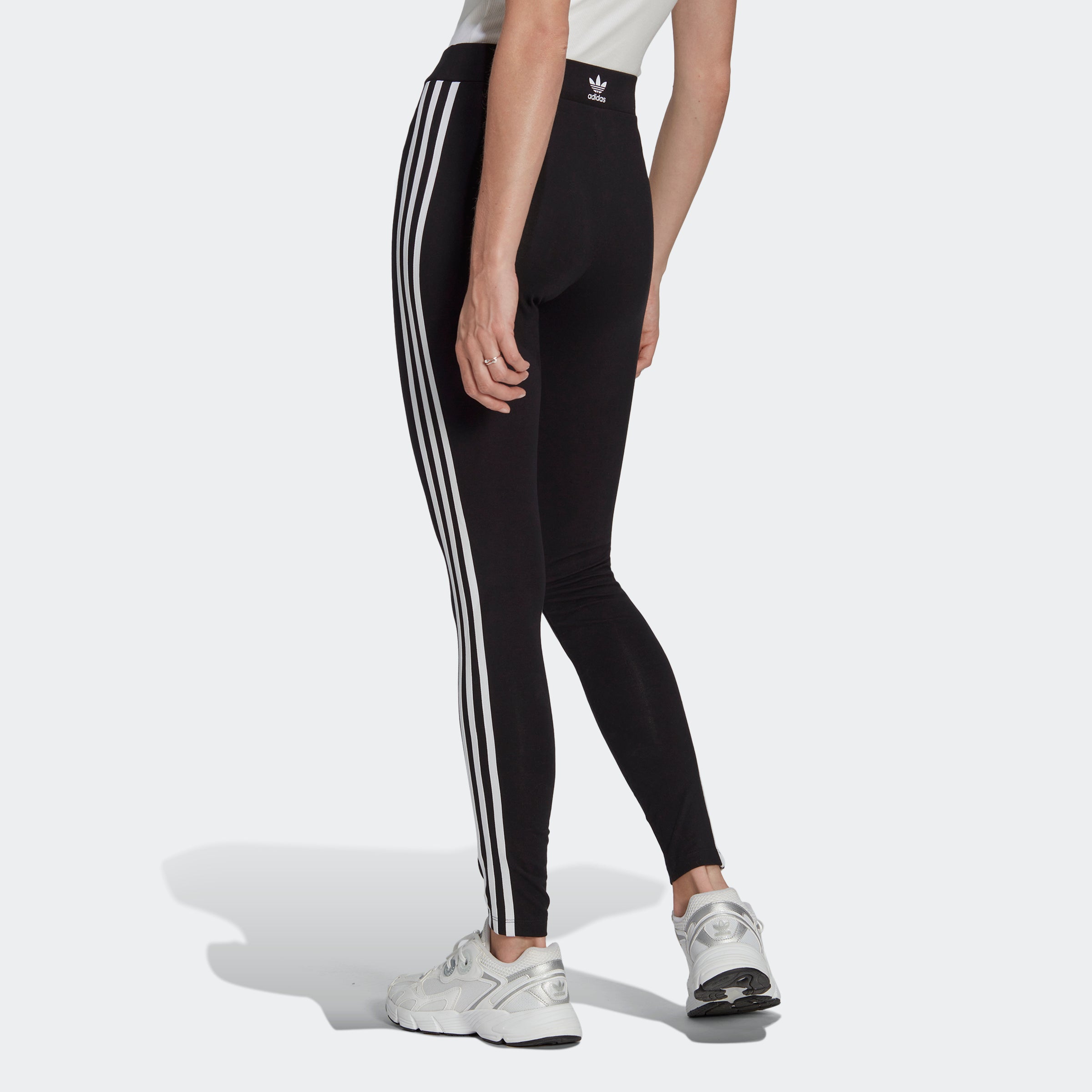 Adidas 3 Stripes Tight Black – Puffer Reds