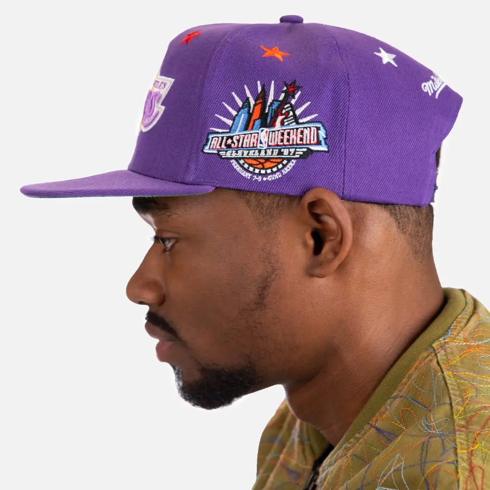 Mitchell & Ness NBA Reload 2.0 Fitted Cap Lakers Purple - Puffer Reds