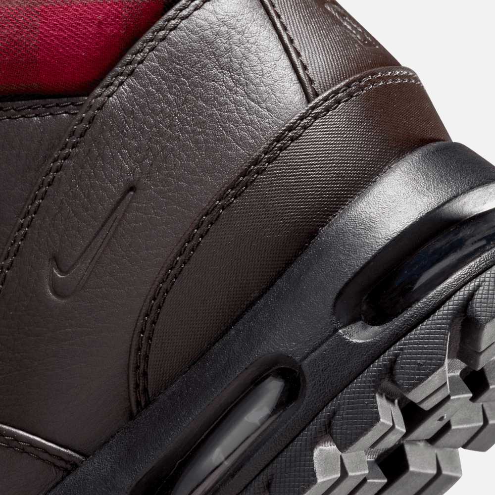 Burgundy on sale nike boots