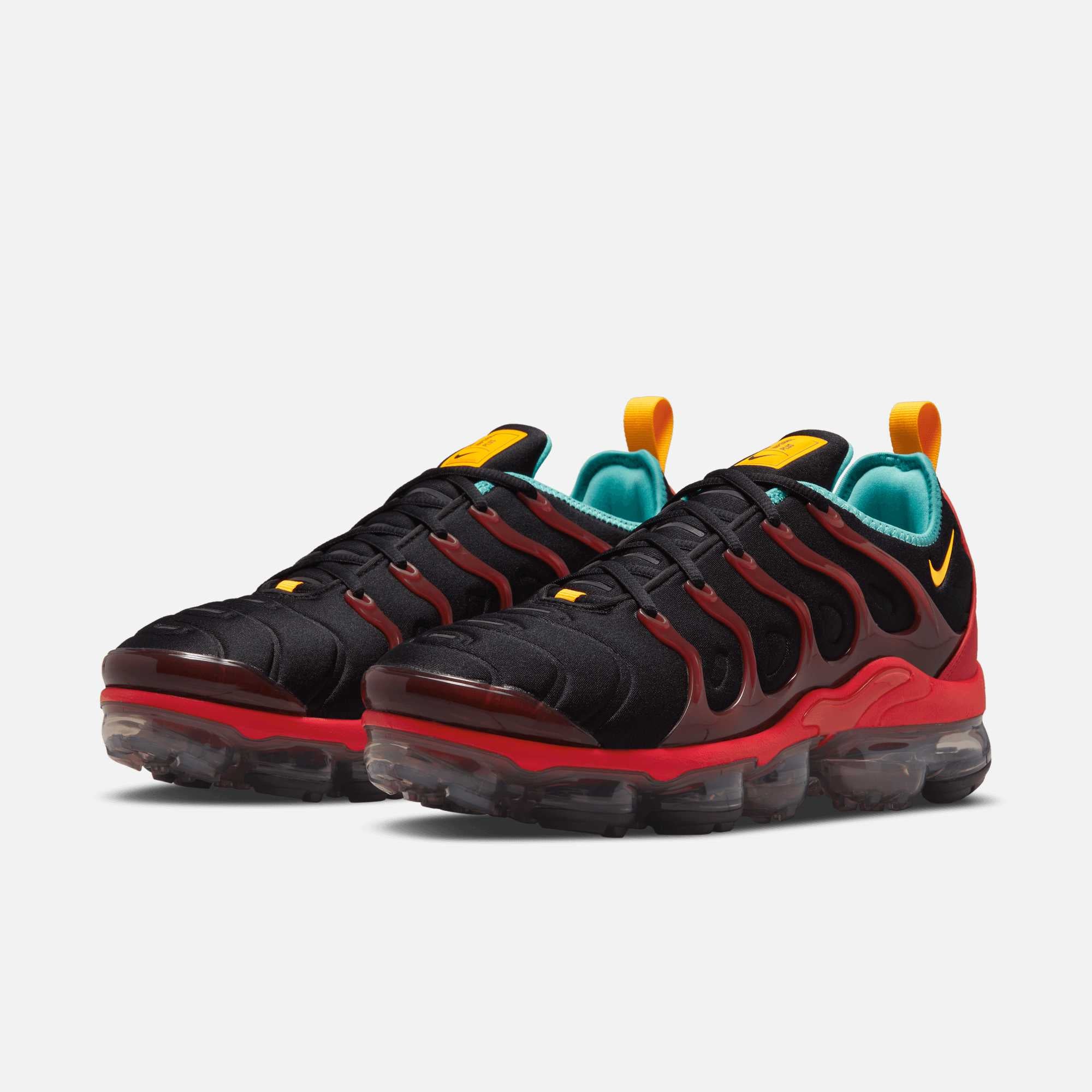 Air vapormax plus black white cheap red