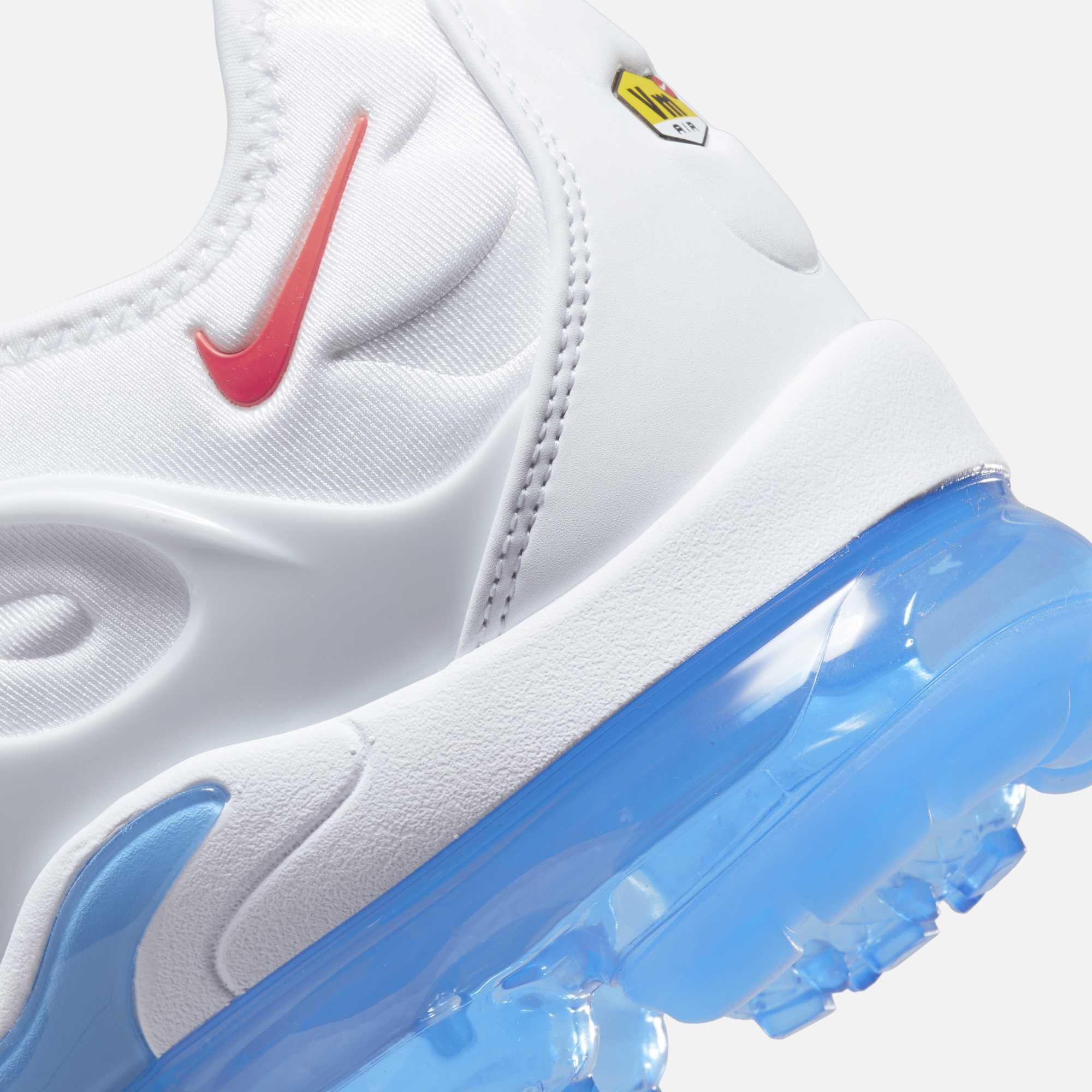 Vapormax plus clearance rouge et bleu