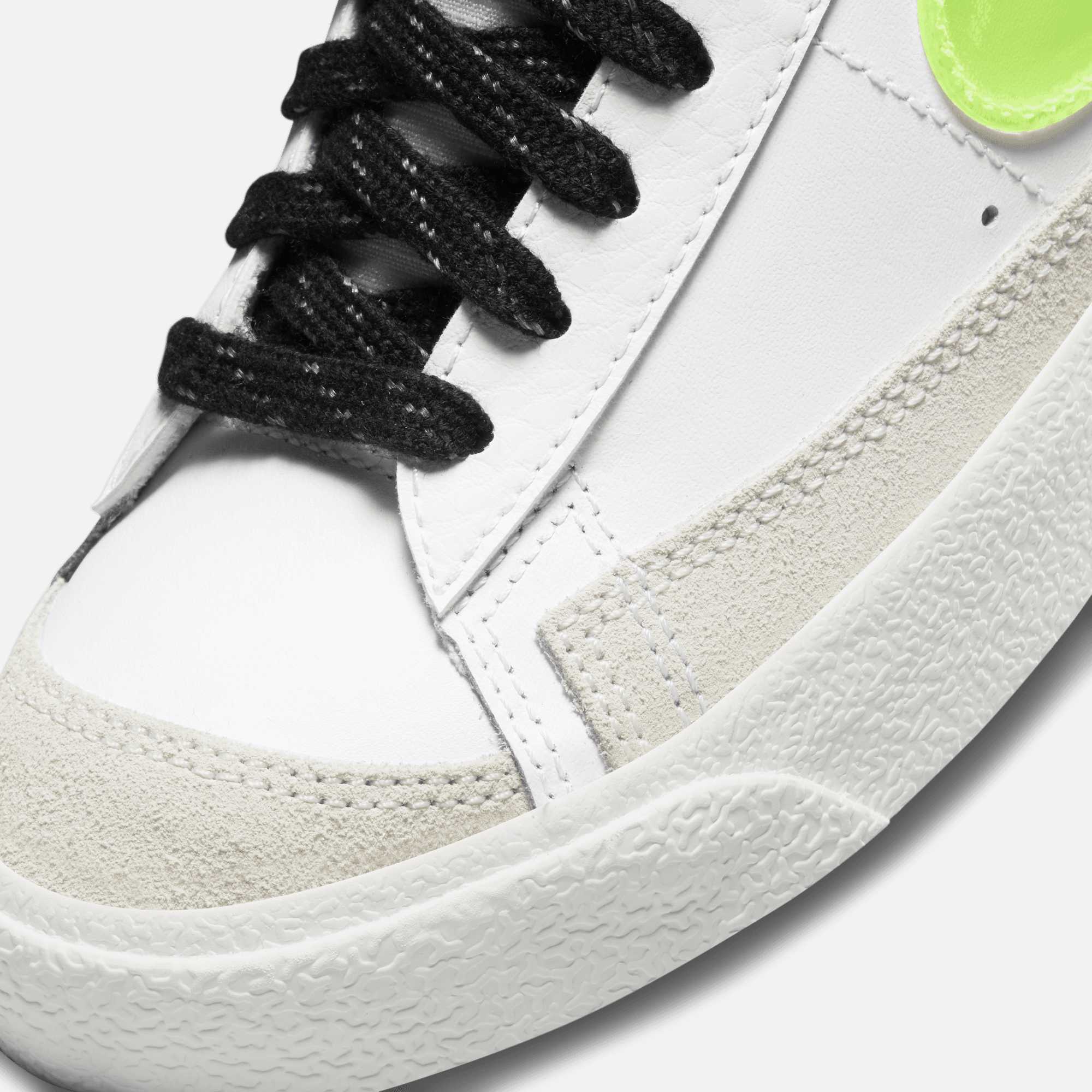 Nike Blazer Mid '77 White/Neon(GS) - Puffer Reds