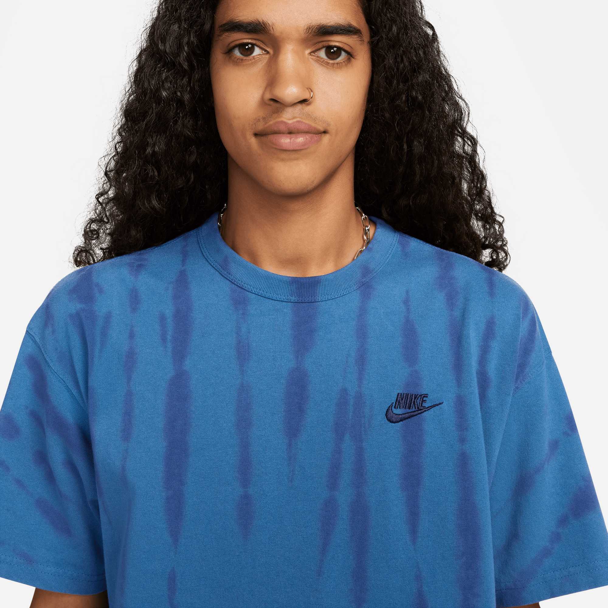 Nike NSW Premium Essential Tye Dye Blue T-Shirt - Puffer Reds