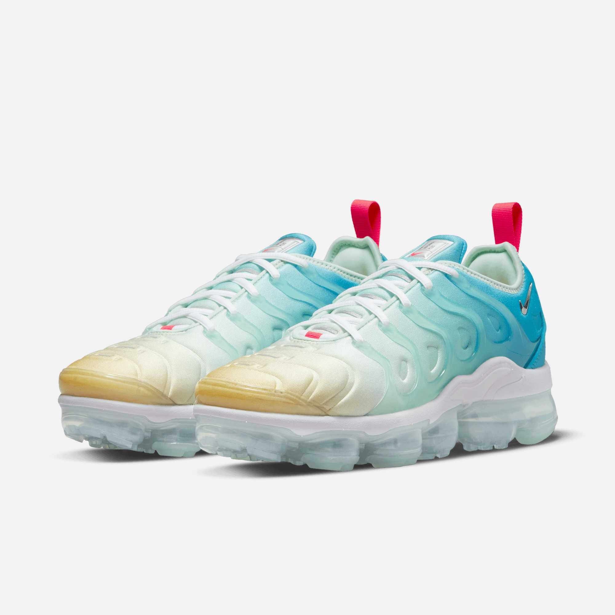 Womens nike air vapormax plus outlet white