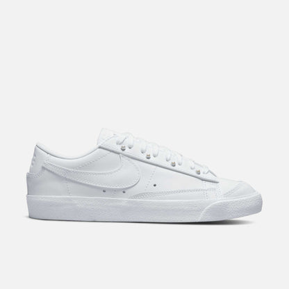 Nike Women's Blazer Low '77 SE Pearl Eyelet Nike