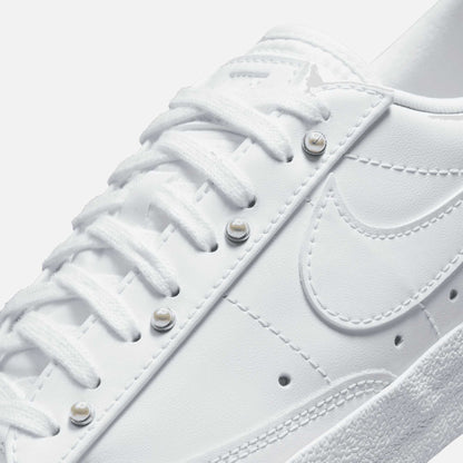 Nike Women's Blazer Low '77 SE Pearl Eyelet Nike